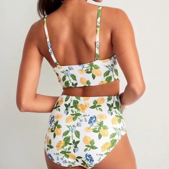 Old Navy White Floral One Piece Swimsuit NWT large - Picture 2 of 3